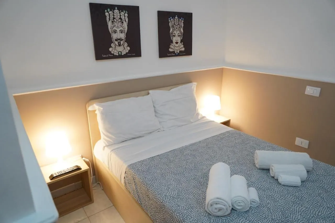Appartamento Sicily House Caronda Aeroporto di Catania Fontana Rossa 0*,  Italia
